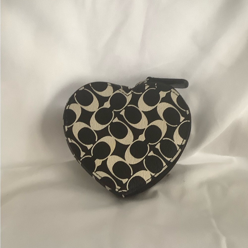 Coach Black and Cream Heart-Shaped Coin Purse - Picture 4 of 6